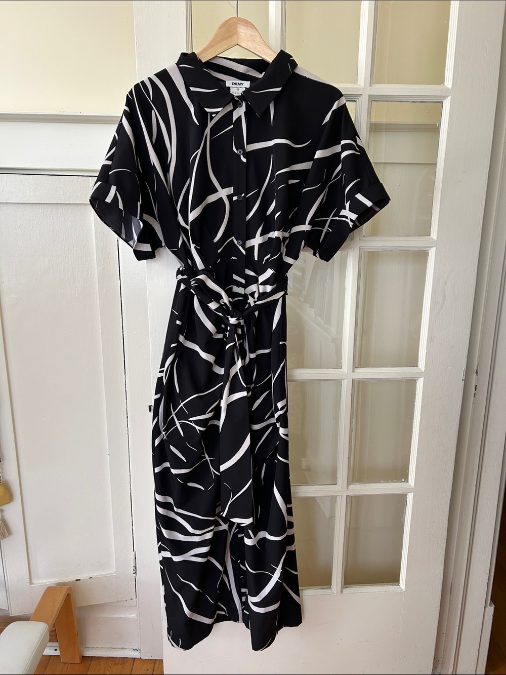 DKNY Black and White Abstract mid calf Shirtdress - Picture 2 of 6
